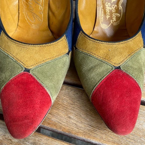 Vintage Harlequin heels. 🥰🥳 - Picture 2 of 5